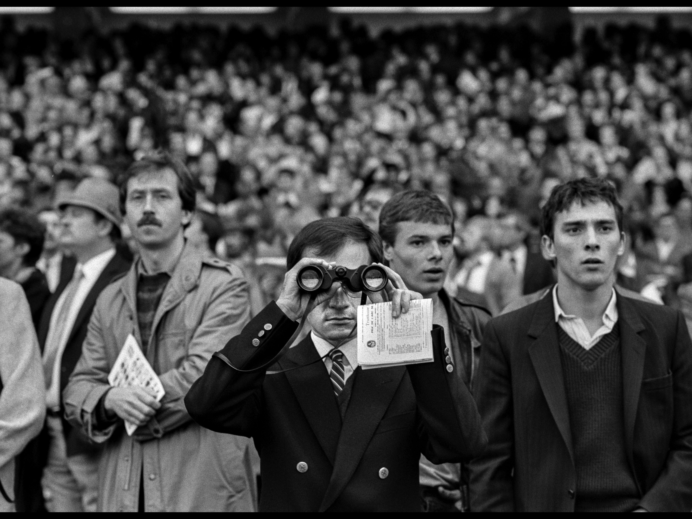 Onlookers At The Prix De l'Arc De Triomphe