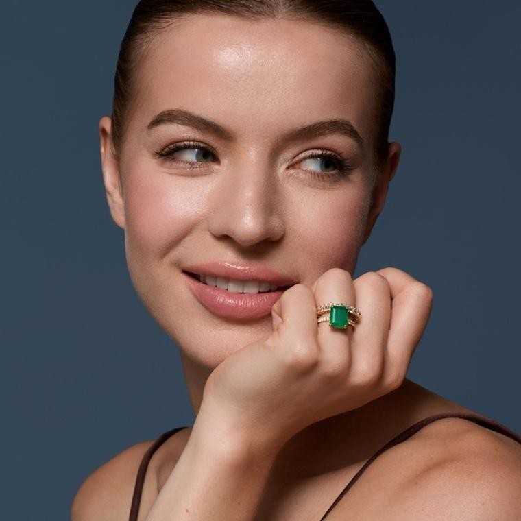 Regal emerald ring