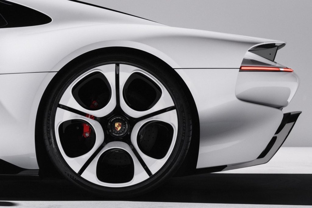 Porsche Mission S - 8