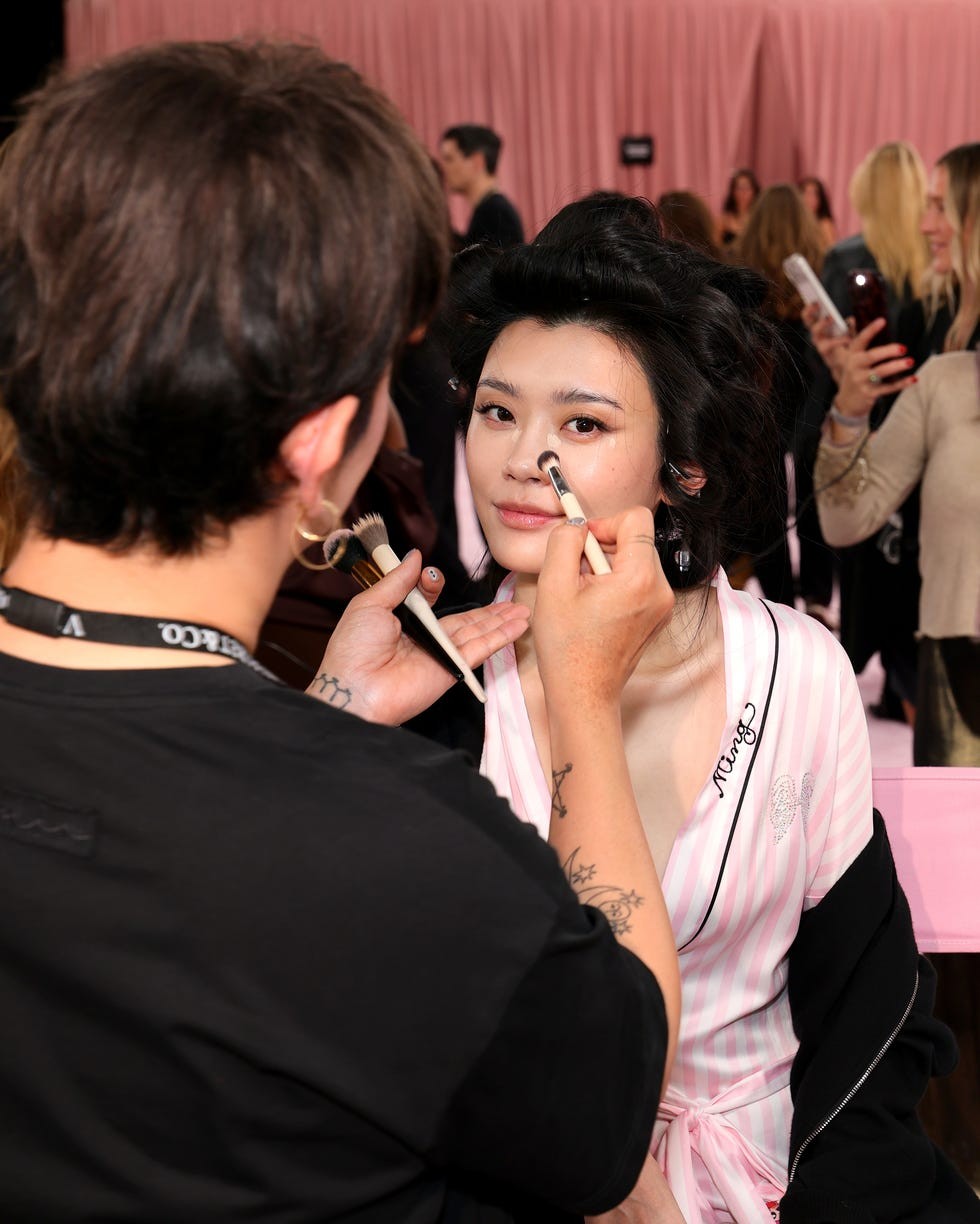 Victoria's Secret Fashion Show 2026 - Hair & Makeup
