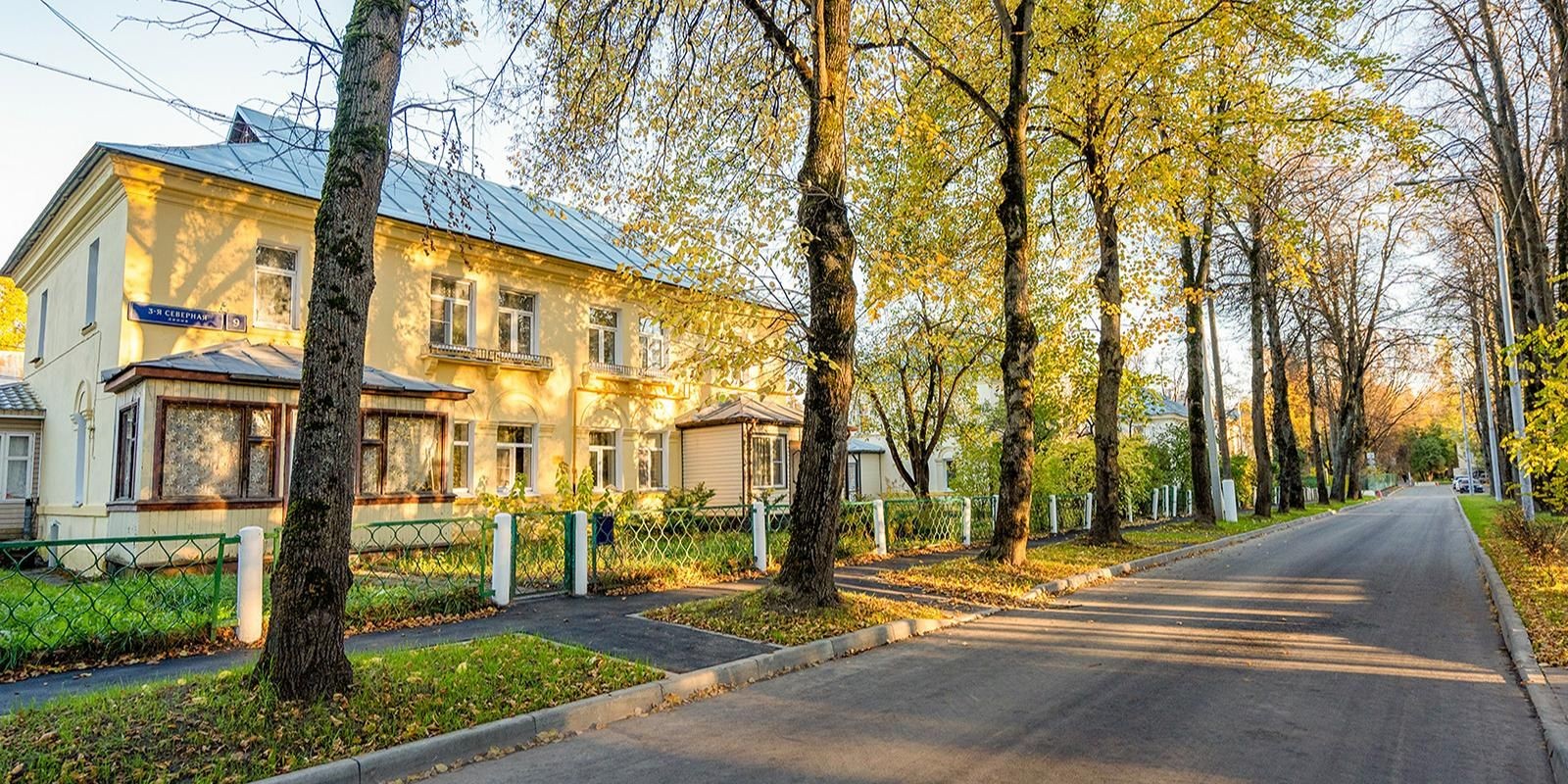 Асфальт, световые опоры и газон: с опережением графика завершилось благоустройство 3-й Северной линии