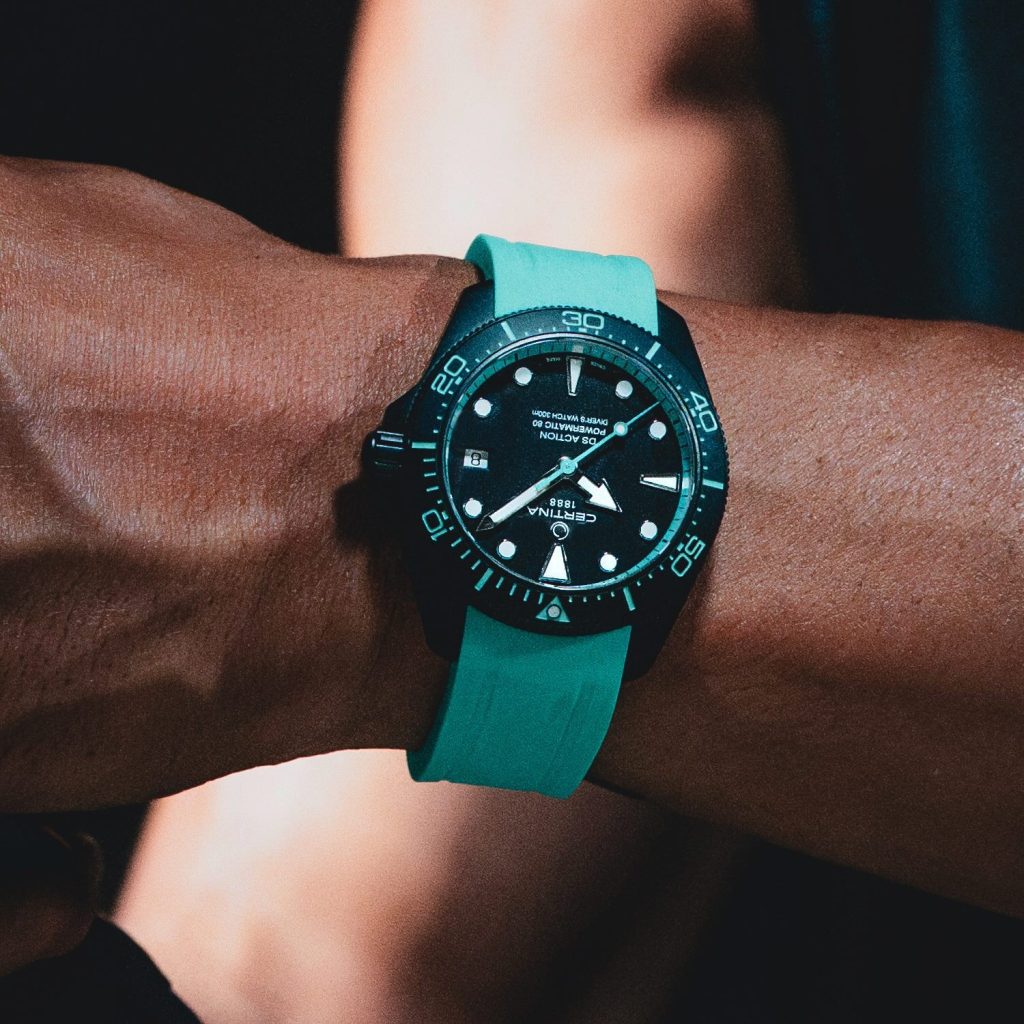 DS_Action_Diver_38mm_C048.807.33.051.01_LIFESTYLE_01_PR