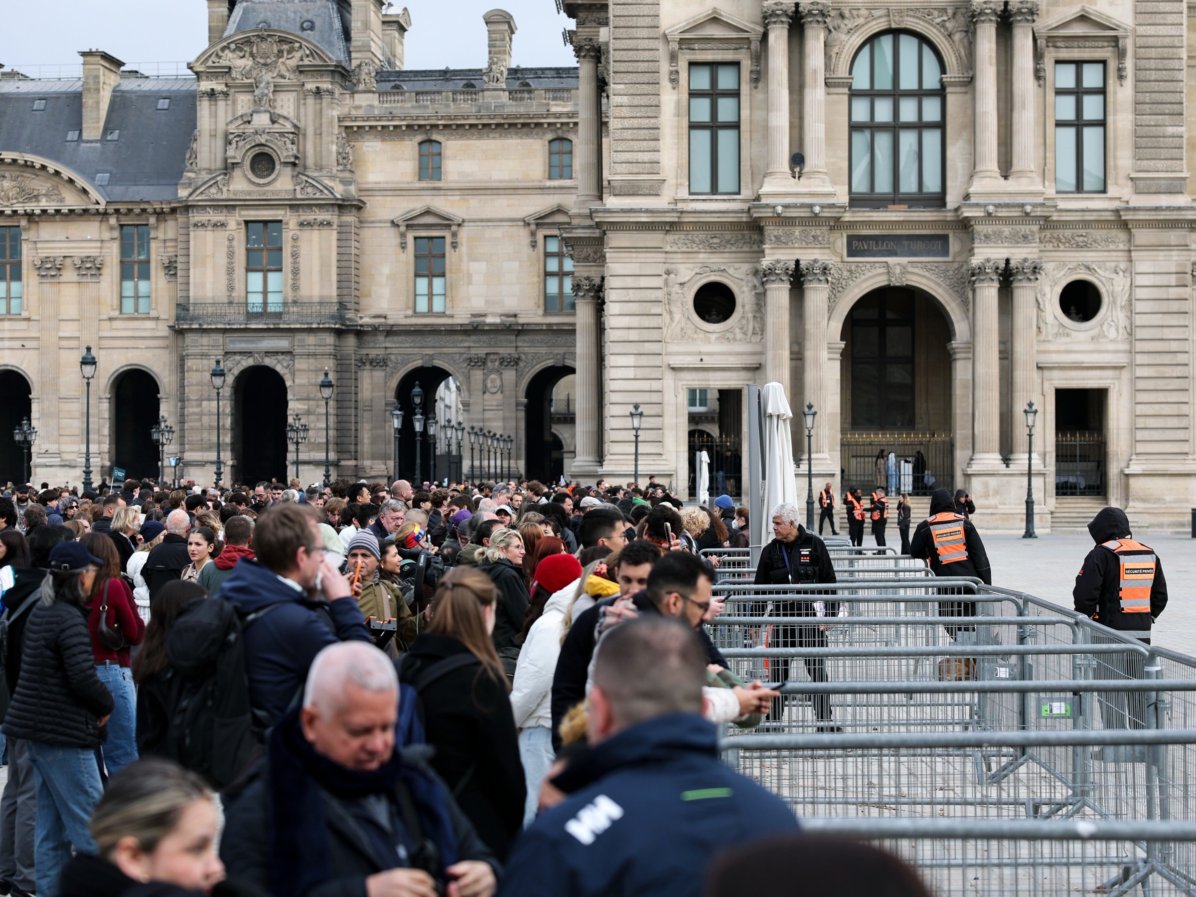 FRANCE-PARIS-LOUVRE MUSEUM-PROTEST