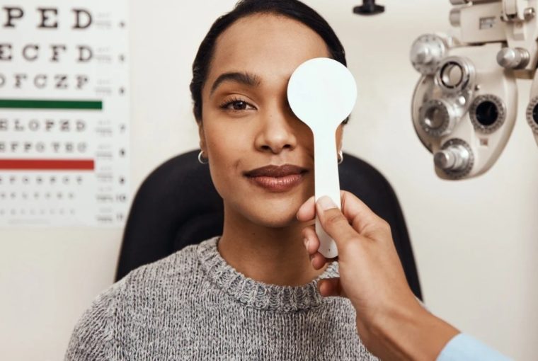 choosing-the-right-eye-care-specialist-style-rave
