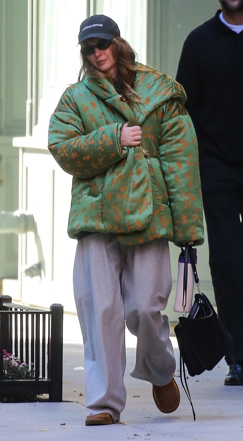exclusive new york, ny actress jennifer lawrence looks ready for autumn in a leaf patterned puffer coat during an outing with hubby cooke maroney in new york pictured jennifer lawrence, cooke maroney backgrid usa 6 october 2026 usa 1 310 798 9111  usasalesbackgridcom uk 44 208 344 2007  uksalesbackgridcom uk clients  pictures containing children please pixelate face prior to publication