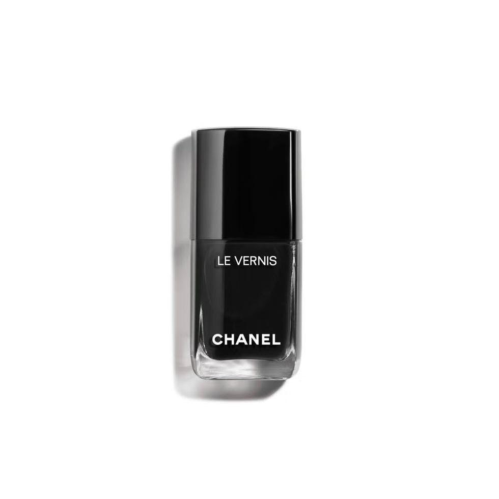 Le Vernis in Le Diable En Chanel
