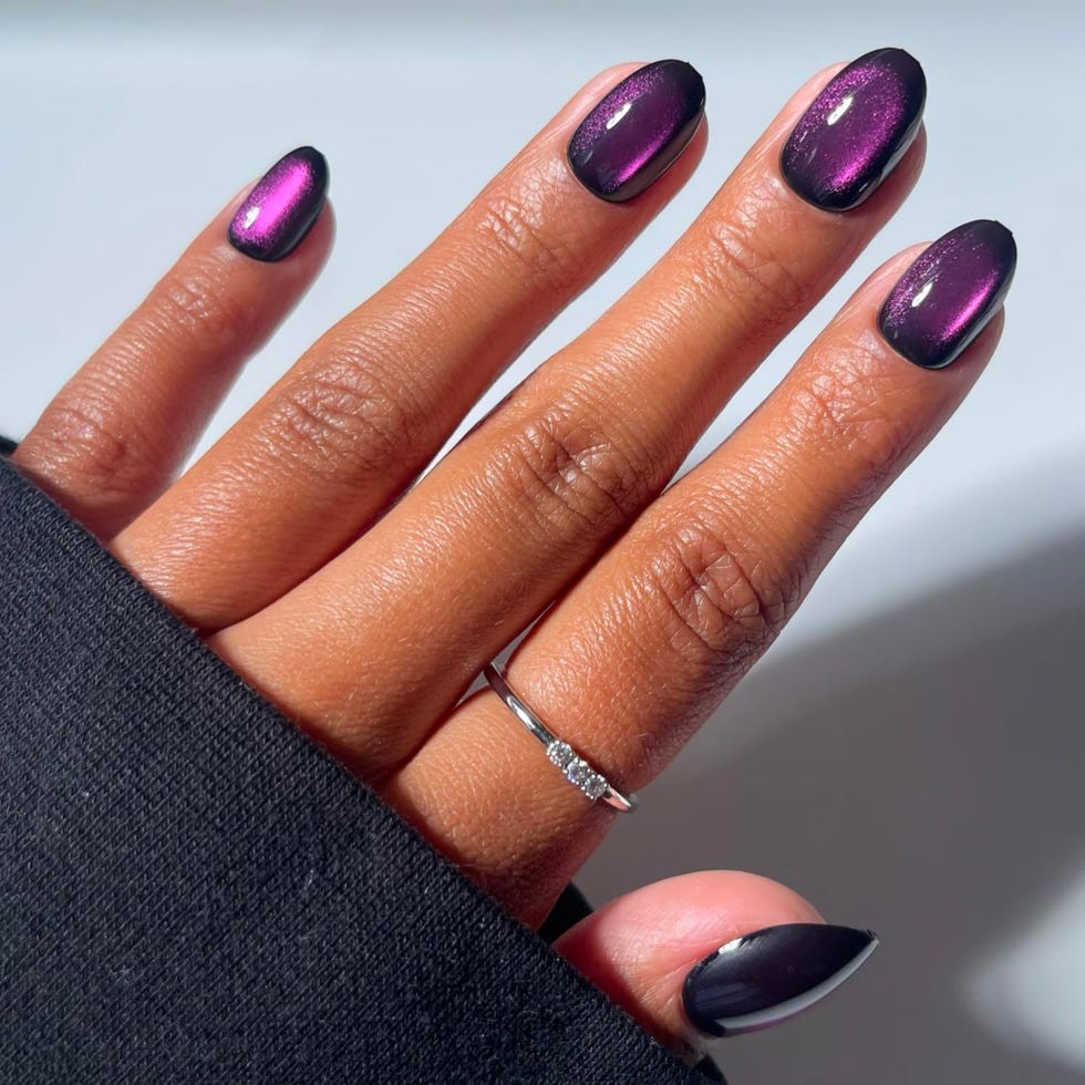 Halloween Press On Nails, Short Oval Cat-Eye, Dark Romance