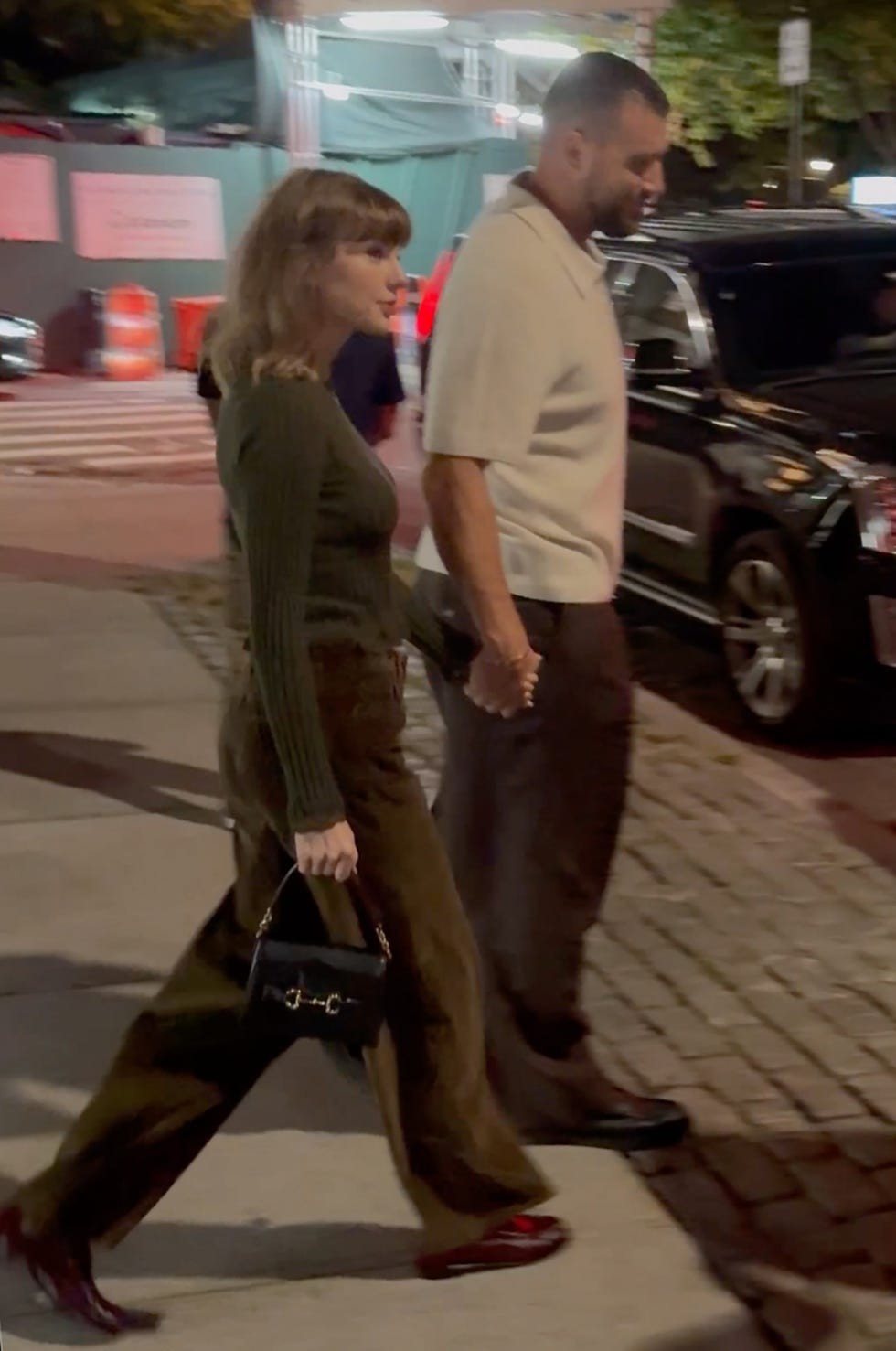 exclusive new york, ny taylor swift and travis kelce step out hand in hand after enjoying dinner at the old rose, an american italian restaurant located inside the jane hotel in new york the couple stays close as they make their way to their ride following their latest date night pictured taylor swift and travis kelce backgrid usa 9 october 2026 usa 1 310 798 9111 usasalesbackgridcom uk 44 208 344 2007 uksalesbackgridcom uk clients pictures containing children please pixelate face prior to pu