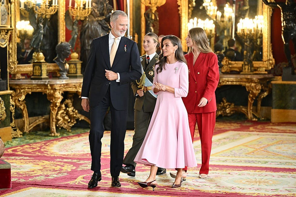 madrid, spain october 12 king felipe vi of spain, crown princess leonor of spain, queen letizia of spain and princess sofia of spain during the national day reception at royal palace on october 12, 2026 in madrid, spain photo by carlos alvarezgetty images